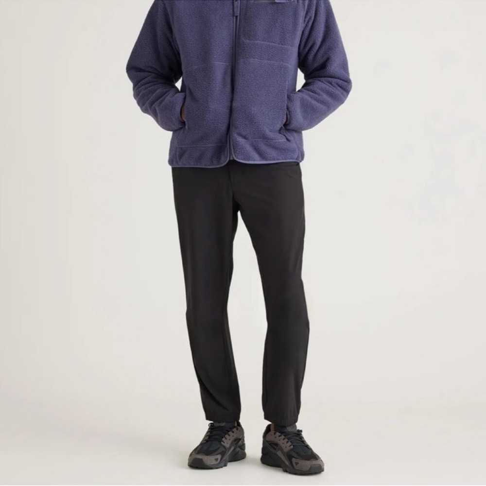 NEW Quince Performance Tech Joggers Men’s Black Pants XL